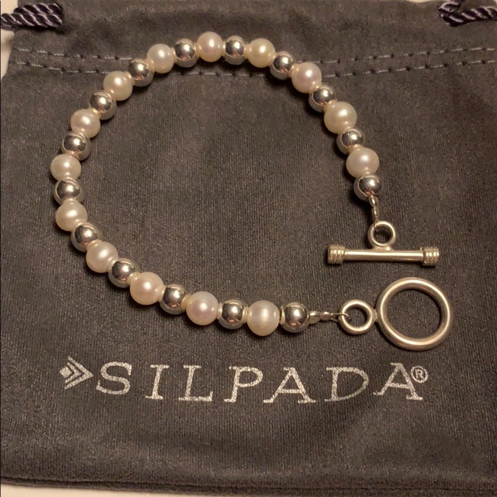 Silpada silver & pearl bracelet